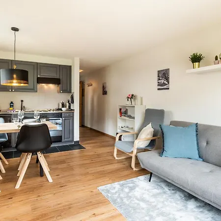 Mountain With Stunning View - By Inspiring Places アパート