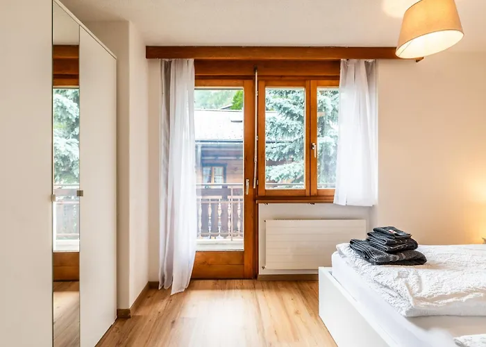 Mountain With Stunning View - By Inspiring Places ツェルマット